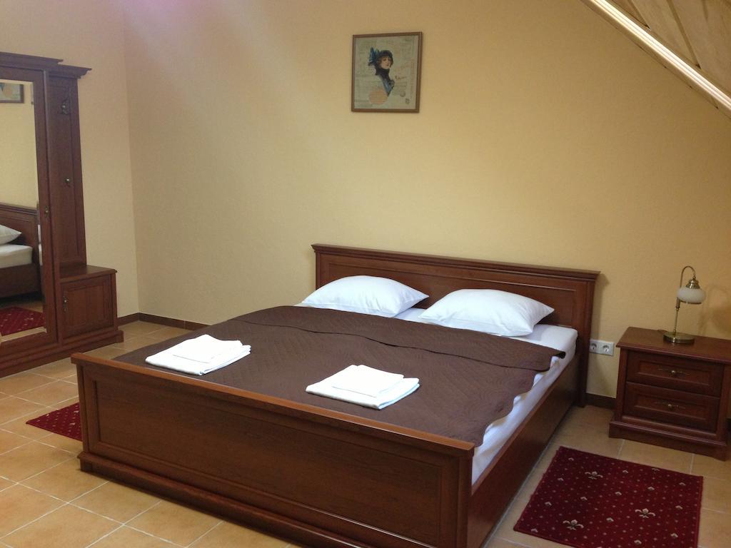 Chalet Hotel Zhytomyr Phòng bức ảnh